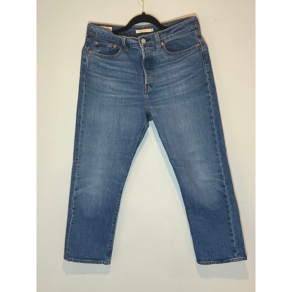 Womans Wedgie Straight Levis Jeans Med Wash Size 29 Cotton/Elastane‎